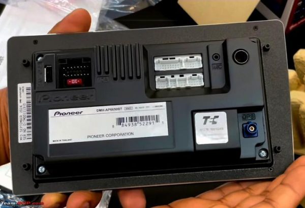 Pioneer DMH-AP6650BT 9 Inch stereo - Image 2